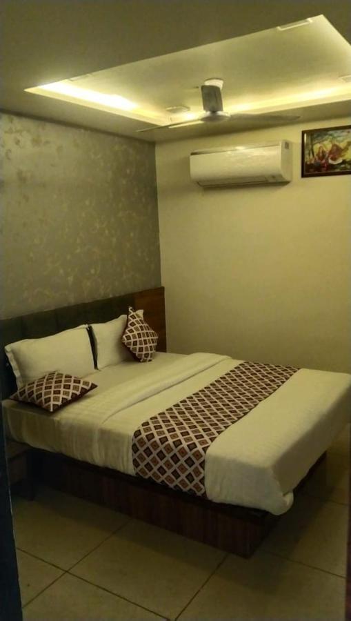 Hotel Atlanta Ahmedabad Extérieur photo